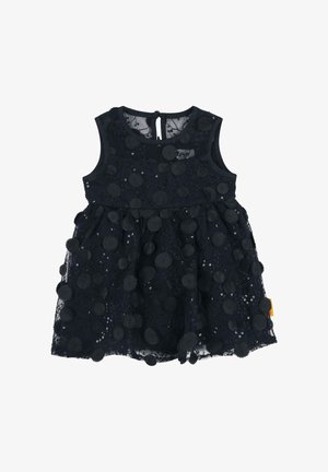 Vestido sin mangas azul marino con un sobre de encaje con apliques circulares, lentejuelas y cierre en forma de ojo de cerradura en la parte trasera.