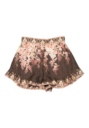 Pantalones cortos marrones con estampados florales en rosa y blanco y un borde decorativo a lo largo de la cintura y el dobladillo.