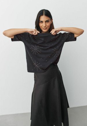 REGULAR FIT - STUDDED EMBELLISHED CREW NECK  - T-shirt print - charcoal