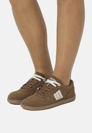 Baskets basses - cognac