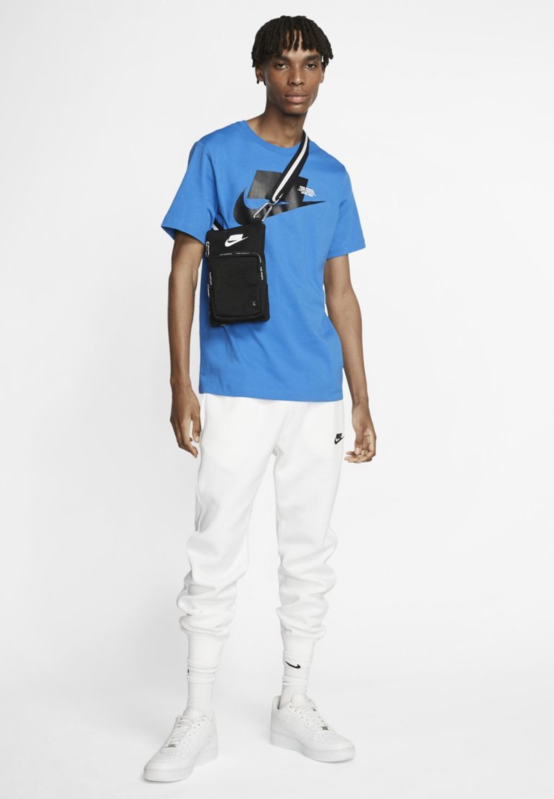 survetement nike air blanc