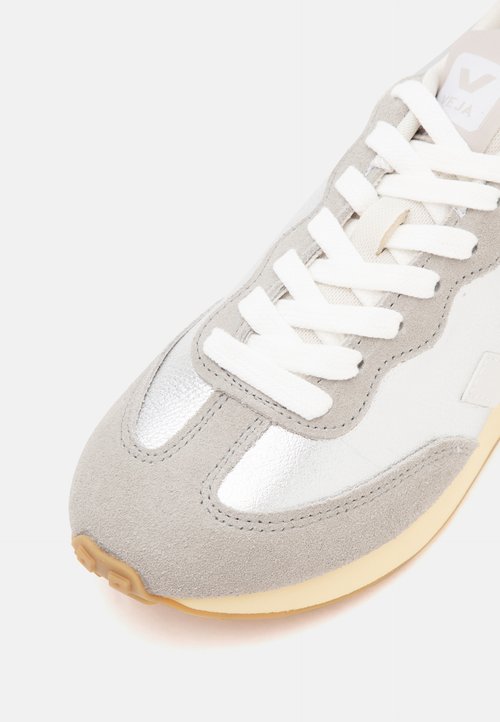 Veja RIO BRANCO II - Trainers - silver-coloured/oxford grey/white — foto 6