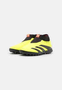 adidas Performance PREDATOR LEAGUE LL TF - Botines de fútbol para césped - team solar yellow 2/core black/solar red