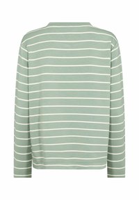 Haut à manches longues vert avec des rayures horizontales blanches, col arrondi, tissu doux et coupe décontractée. Design simple sans matériel visible.