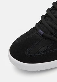 és QUATTRO UNISEX - Gördeszkacipők - black/navy