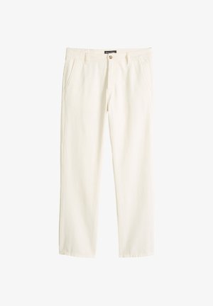 Heren casual broek in gebroken wit met riemlussen, knoopsluiting aan de voorkant en zijzakken, plat uitgestald op een witte achtergrond.