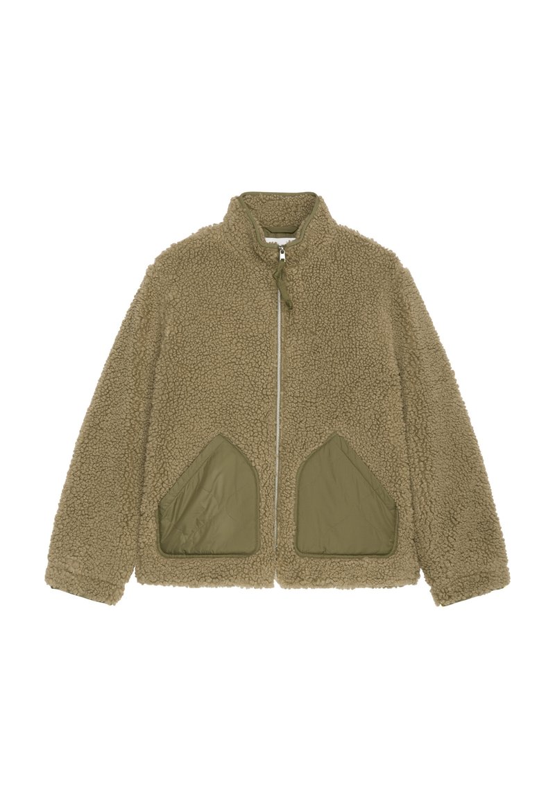 Hellbraune Fleecejacke mit aufrechter Kragen, durchgehendem Reißverschluss und zwei olivgrünen, gesteppten Vorderseiten-Taschen. Weiches, strukturiertes Material überall.