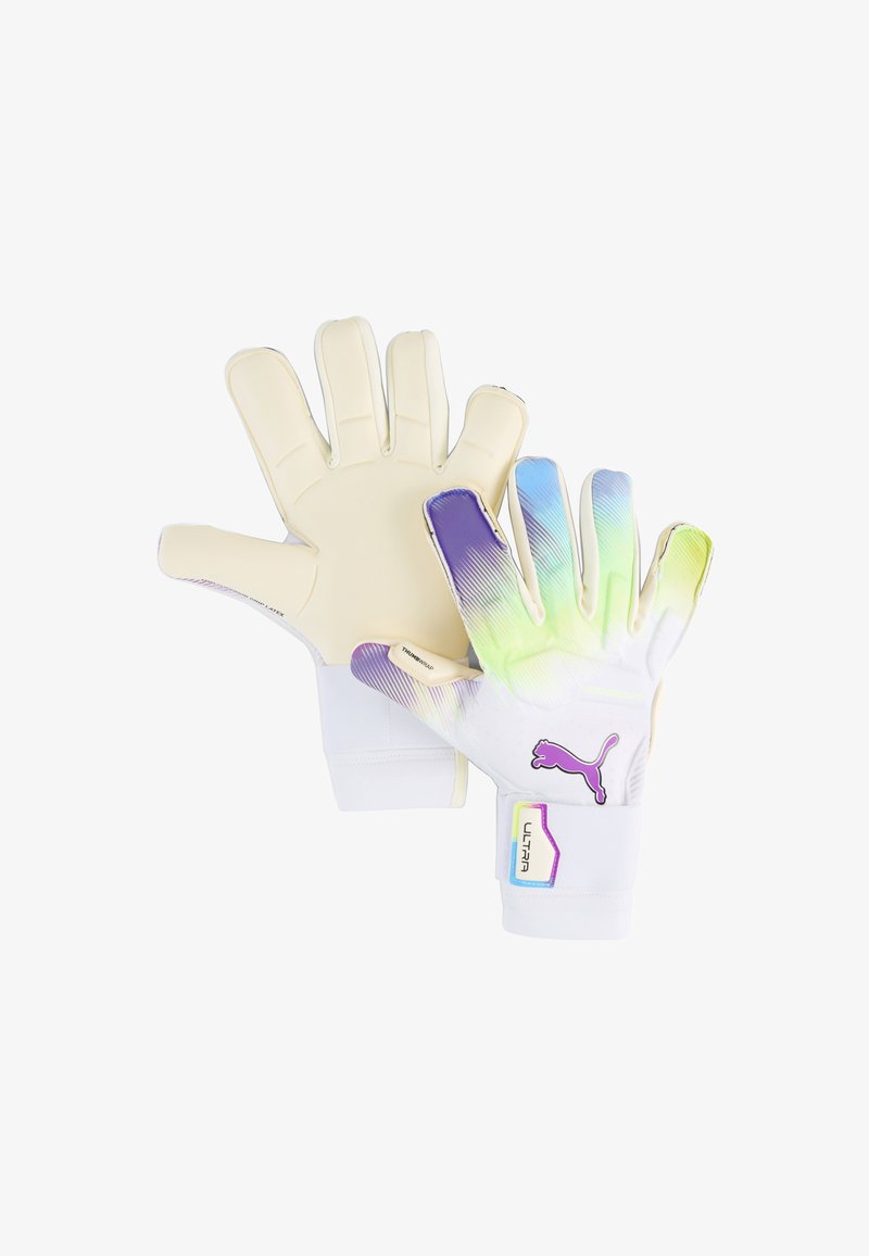 Guantes de portero con una base blanca, que presentan un logo púrpura, un degradado de color verde y azul en las puntas de los dedos, y una palma texturizada para un mejor agarre.