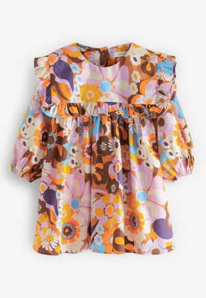 Robe colorée pour tout-petit avec manches bouffantes, empiècement à volants et grand imprimé floral rétro dans des tons orange, violet, bleu, jaune et blanc.