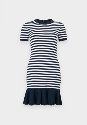 Lühike meresinine ja valge horisontaalselt triibuline kleit lühikeste varrukate, ümmarguse kaelusega ja meresinise volangidega äärega.