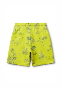 Helle, gelbe Shorts mit einem navyblauen Muster von Palmen und Segelbooten, aus einem weichen Stoff mit einem elastischen Bund.