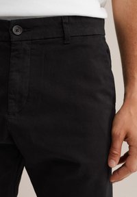 WE Fashion THE EASY - Šortky - black