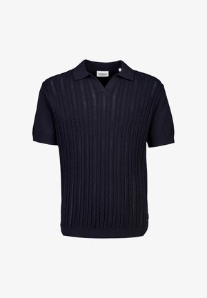 Tengerészkék rövid ujjú póló, függőleges zsinórmintával és nyitott gallérral, egyszerű fehér háttéren bemutatva.