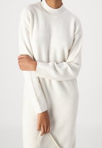 JDY Stickad klänning - beige