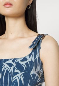 NEW girl ORDER Blus - blue