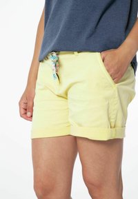 Protest Shorts - sunny dayyellow
