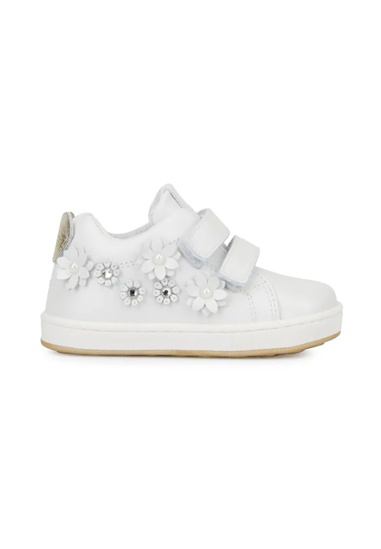 Sneakers bianchi in pelle con decorazioni floreali e strass; cinturini a strappo; suola in gomma; design con punta arrotondata.