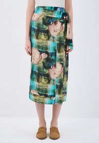 PATTERNED  - Wikkelrok - printed navy blue