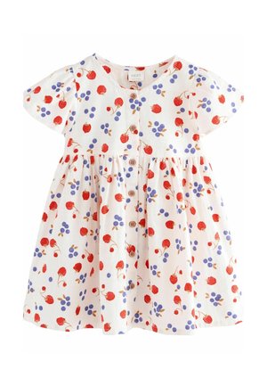 Weißes Kleid mit kurzen Ärmeln, verziert mit roten Erdbeeren und blauen Beeren, mit Knopfverschluss und gerafftem Taillenbereich aus weichem Material.