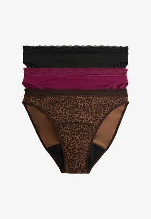 Trzy damskie majtki typu hipster z koronkową lamówką ułożone w stos, w kolorach czarnym, ciemnoróżowym i brązowym w panterkę.