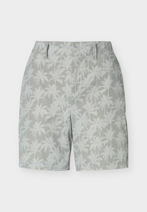Pantaloni scurți gri deschis cu un model integral de palmieri albi, buzunare frontale, bucle pentru curea și design frontal plat.