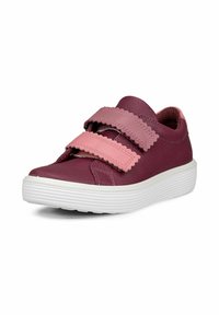 Sneaker color bordeaux con due cinturini a strappo rosa a bordo scallop e una suola spessa bianca e testurizzata, posizionato di lato a sinistra su sfondo bianco.