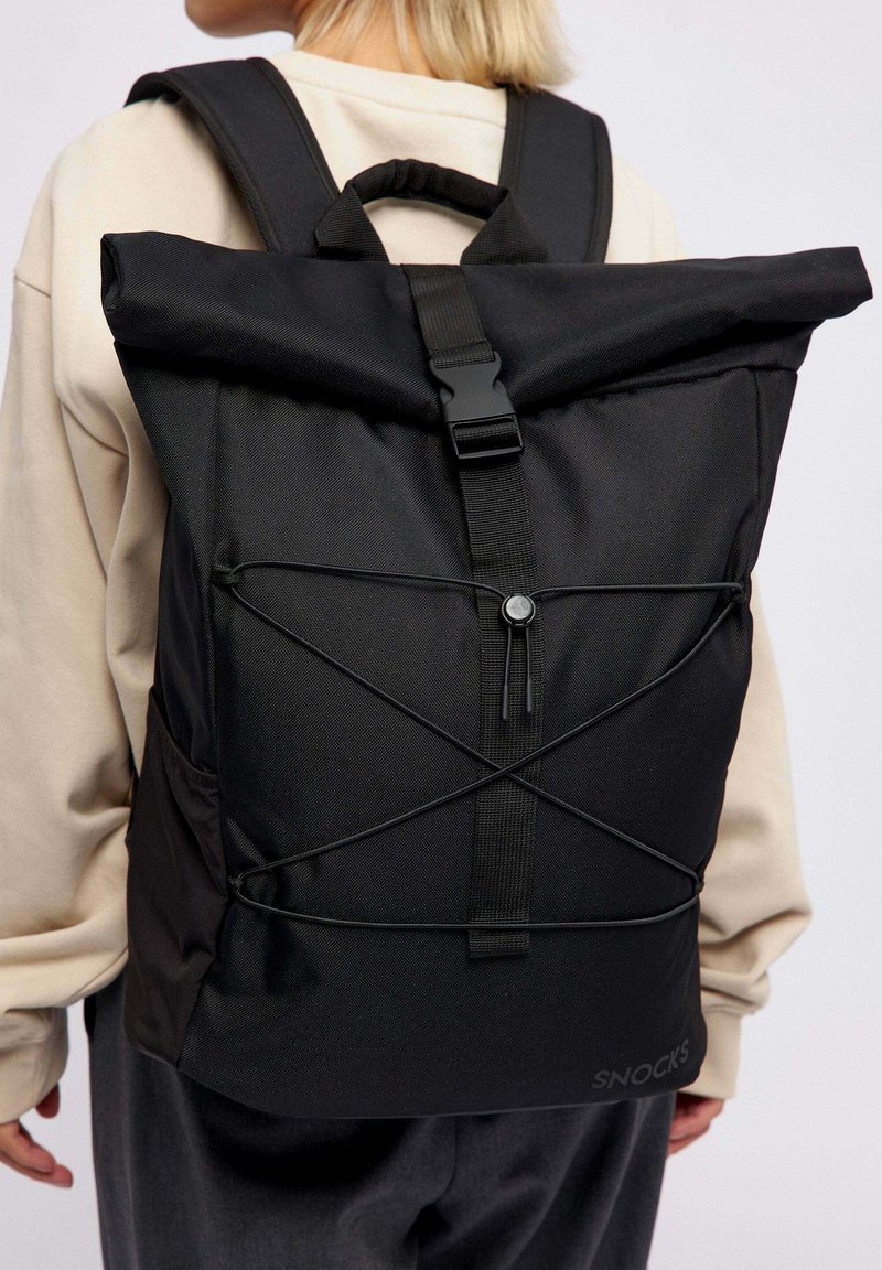 SNOCKS ROLLTOP Rucksack schwarz/black Zalando