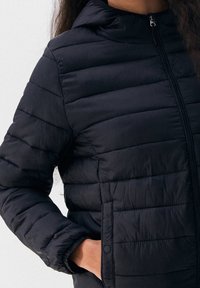 PULL&BEAR Vinterjakker - black