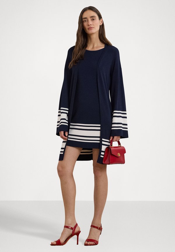 TWO TONE CAP SLEEVE SHIFT SWEATER DRESS - Jumper dress2