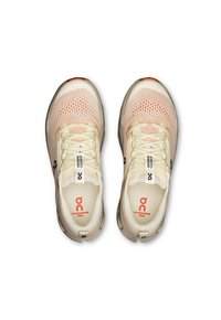 On CLOUDSURFER TRAIL 2 - Chaussures de running - ivory ghost