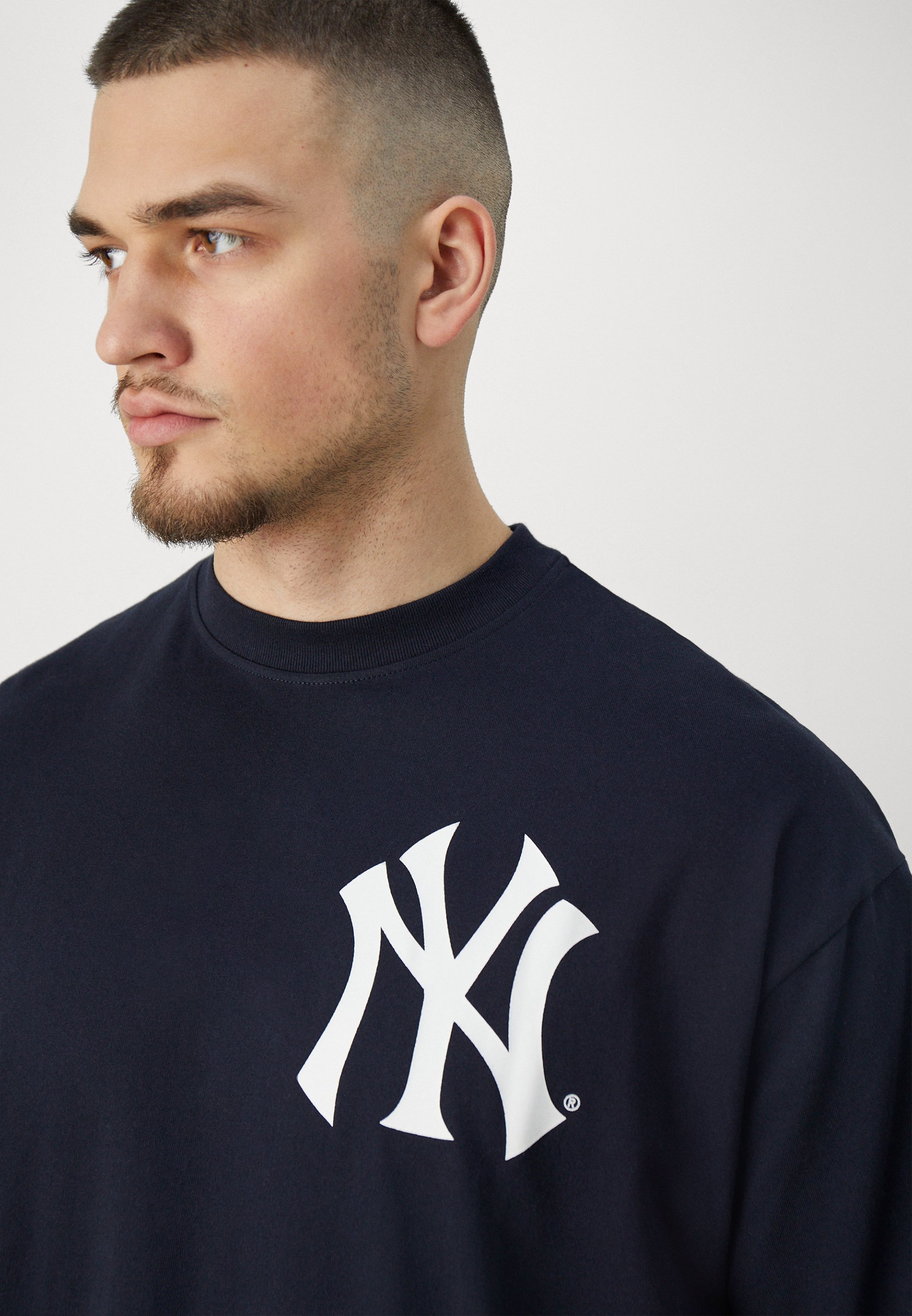 ☆New Era☆ MLB New York Yankees Raglan T-Shirt Evening Blue MLB New Era New York Yankees LA Blue Logo T-shirt (White