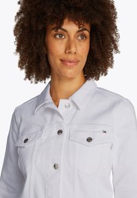 Tommy Hilfiger SLIM JACKET - Farmerdzseki - optic white