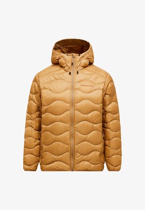 Hellbraune, gesteppte Pufferjacke mit Kapuze, Frontreißverschluss und dezentem gesticktem Logo auf der linken Brust.