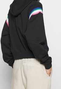 Nike Sportswear Luvtröja - black