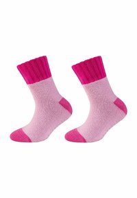 Calzini lavorati a maglia con un design a gradiente in rosa chiaro e rosa scuro, con un orlo a coste e sezioni rinforzate per il dito e il tallone.