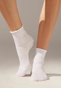 Calzedonia - SEAMLESS SHORT - Sokken - weiß white Miniatuurafbeelding 1