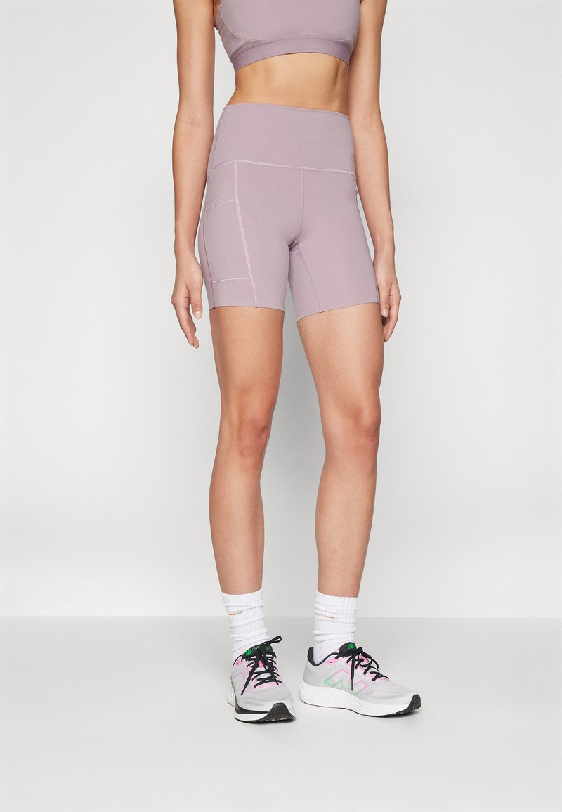 New Balance SLEEK POCKET HIGH RISE SHORT - Legíny - ice wine
