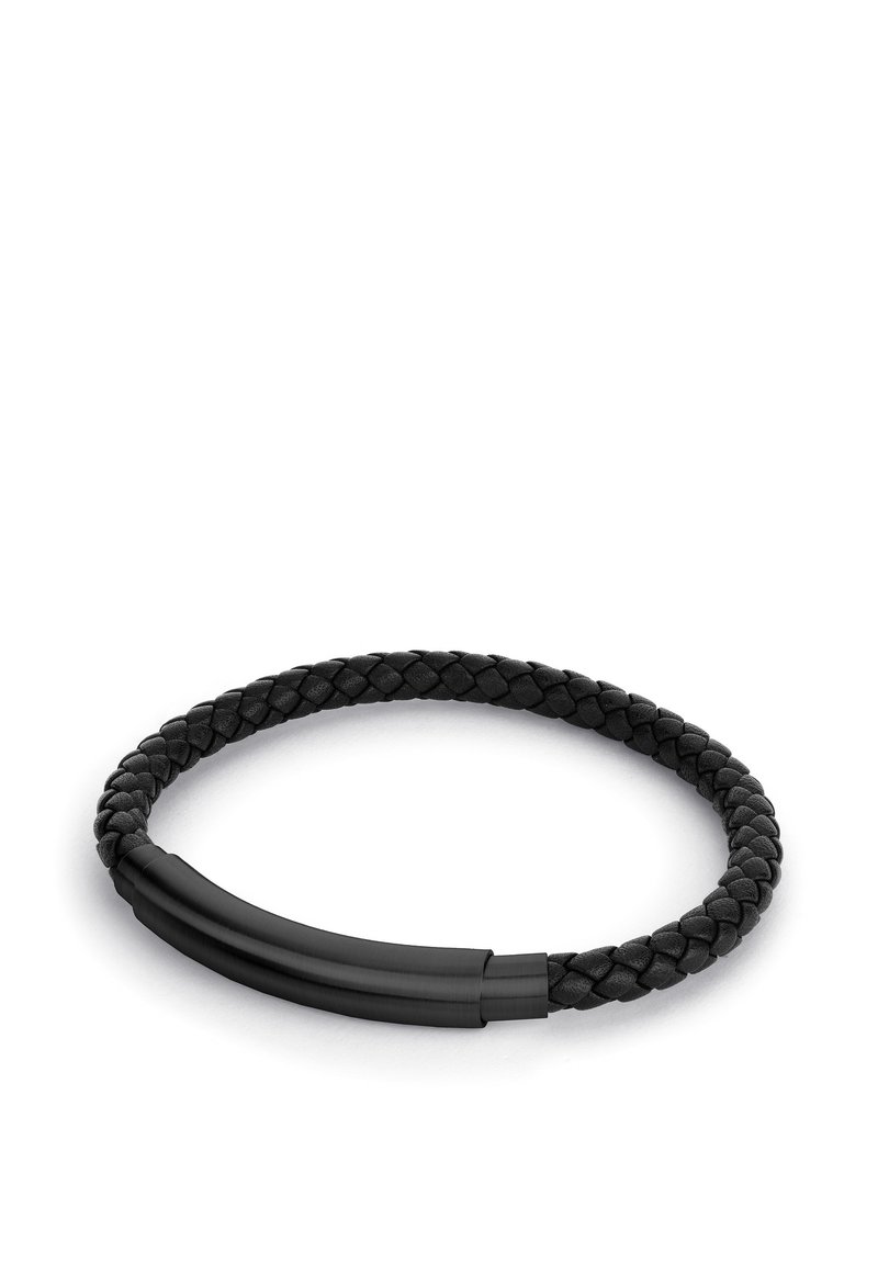 Zwarte gevlochten leren armband met een glad, cilindrisch zwart metalen accent, met een eenvoudig en verstelbaar ontwerp.