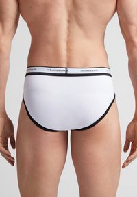 IUMAN Intimissimi Uomo AUS STRETCH MIT LOGO - Slip - weiss schwarz