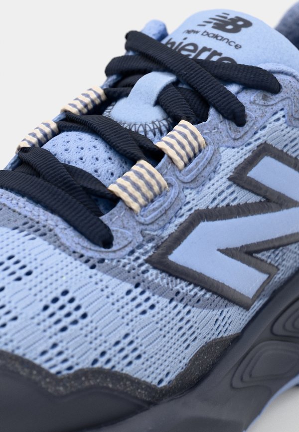 FRESH FOAM X HIERRO V9 - Trail running shoes - electric sky2