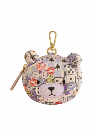 Porte-monnaie rond avec un design de tête d'ours, des motifs floraux en rose et violet, des accessoires en or, et des oreilles avec un détail de nez brodé.