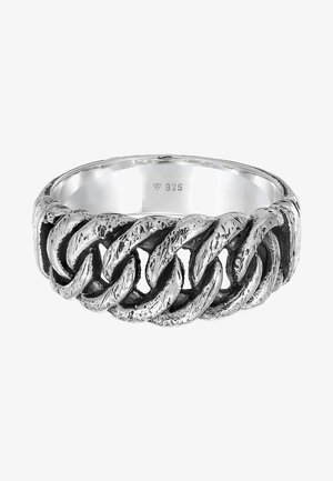 Bague en argent avec un design de chaîne tressée. Présente une surface texturée et est estampillée "925" indiquant l'argent sterling.