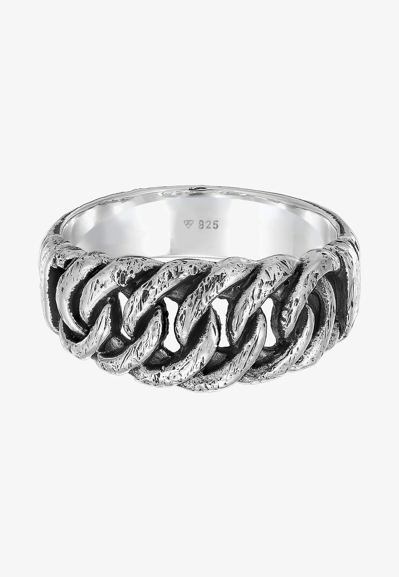 Bague en argent avec un design de chaîne tressée. Présente une surface texturée et est estampillée "925" indiquant l'argent sterling.