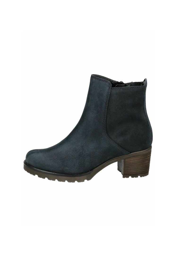 Botas de tobillo de ante en azul oscuro con puntera redonda, paneles elásticos laterales y un tacón de madera marrón texturizado. Suela de goma duradera con agarre.