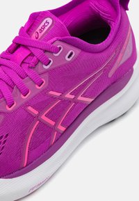 ASICS GEL-KAYANO 31 - Hardloopschoenen voor op de weg - bold magenta/purple spectrum
