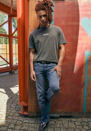 TURNED FLAG TEE - T-shirt basic - black