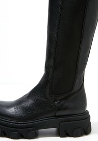 Inuovo Laarzen - black