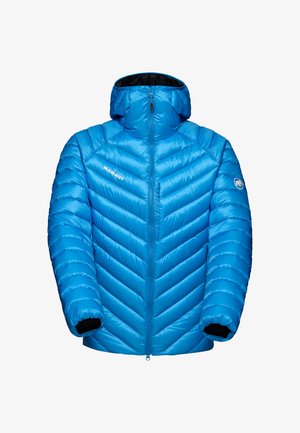 Helles blaue, isolierte Jacke mit Kapuze, ausgestattet mit einem Chevron-Steppmuster, elastischen Bündchen und einem Frontreißverschluss zum Schließen.