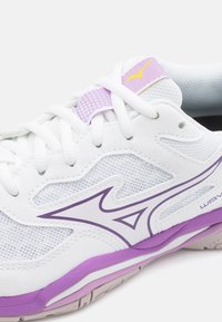 Mizuno WAVE PHANTOM 3 - Handball shoes - white/patrician purple/quince