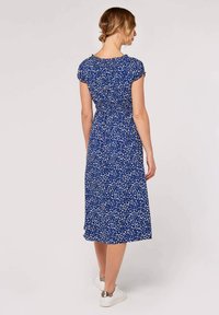 Apricot BRUSH SPOT MILKMAID MIDI - Freizeitkleid - purple